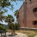 Kokkini Peach Budget Daire Kokkínion