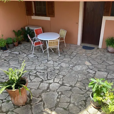 Apartman Kokkini Peach Budget Kokkínion