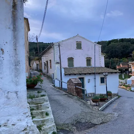 Apartman Kokkini Peach Budget Kokkínion