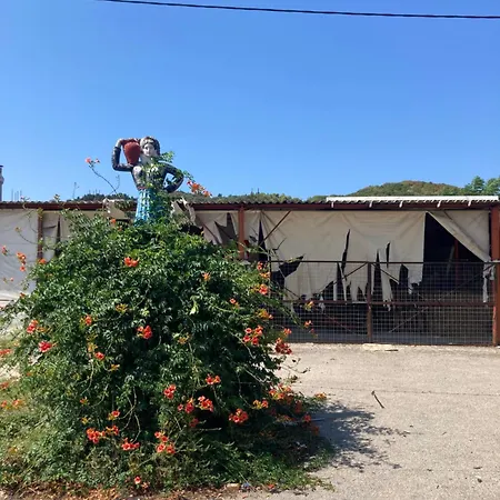 Kokkini Peach Budget Apartman *