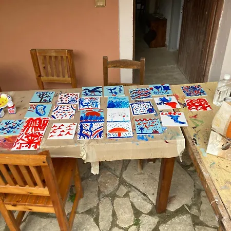 Kokkini Peach Budget