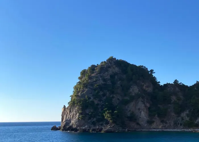 Kokkini Peach Budget